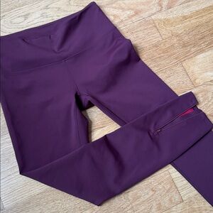 Outdoor Voices vintage winter leggings with bottom zips